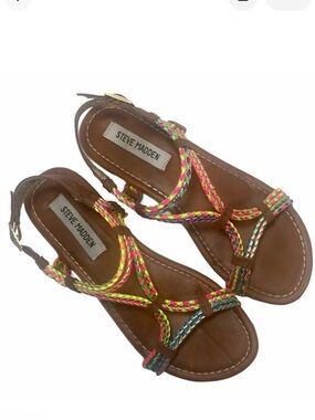 STEVE MADDEN Multicolor & Gold Woven Strap Sandals